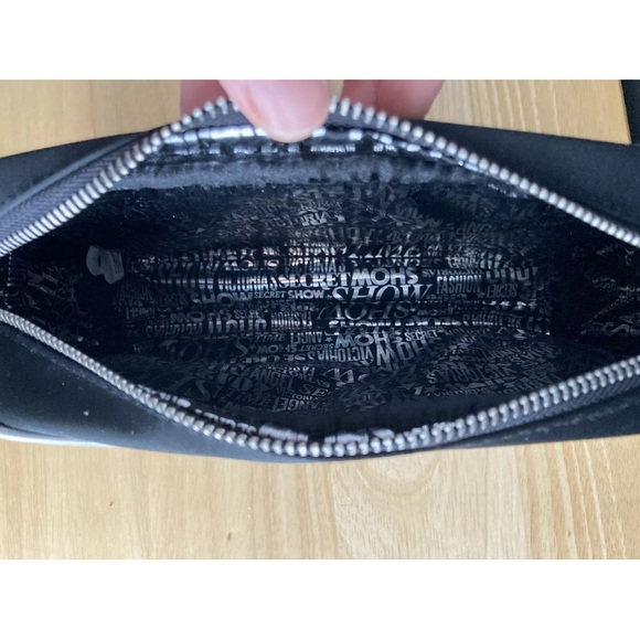 Victoria’s Secret Fashion Show 2012 Makeup Bag - Picture 2 of 6